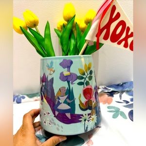 Alice in Wonderland Tea Party
Cookie Jar 70th Anniversary Edition
Disney